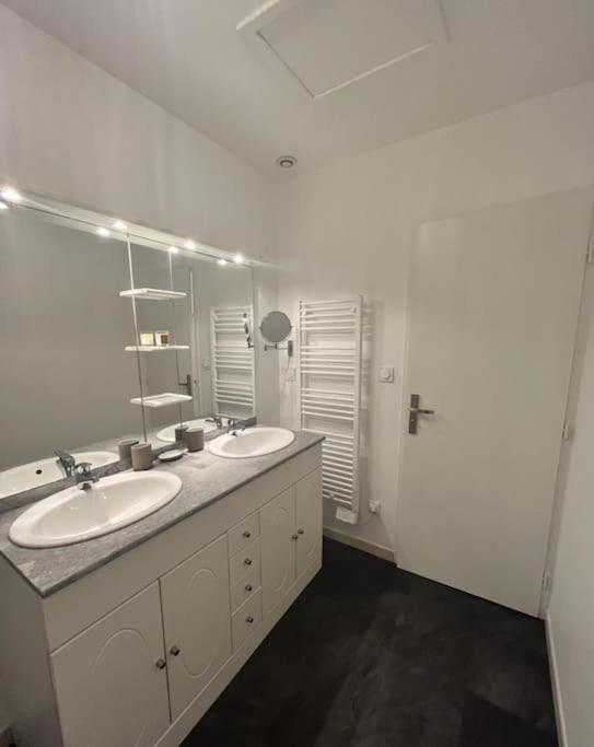 Vigne Et Mer-Spacieux Appartement Haussmannien-2Chambres-Wifi Béziers Exteriör bild